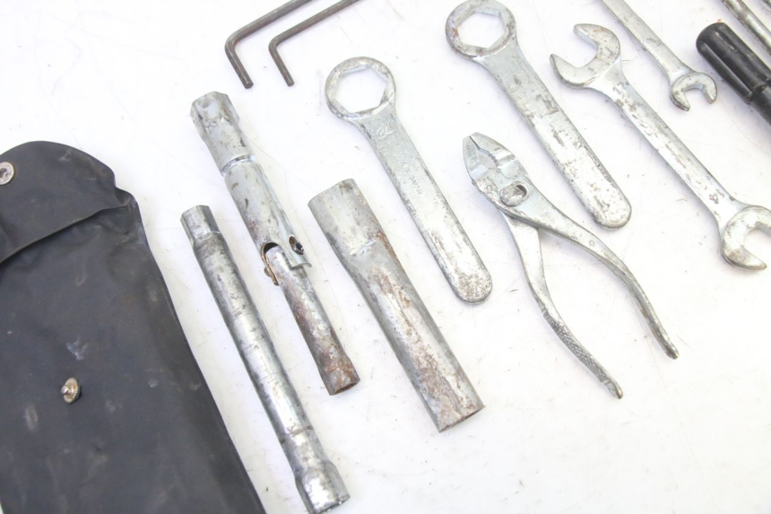 photo de TOOL KIT SUZUKI SV S 650 (2003 - 2009) - Technical close-up
