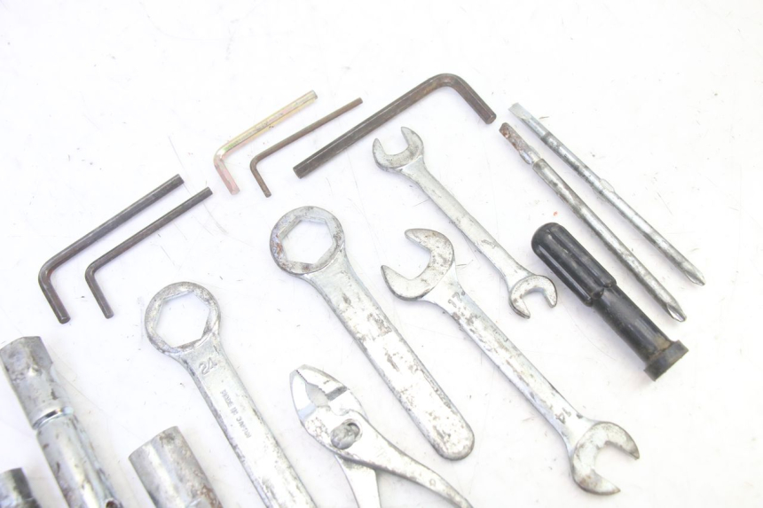 photo de TOOL KIT SUZUKI SV S 650 (2003 - 2009) - Product overview