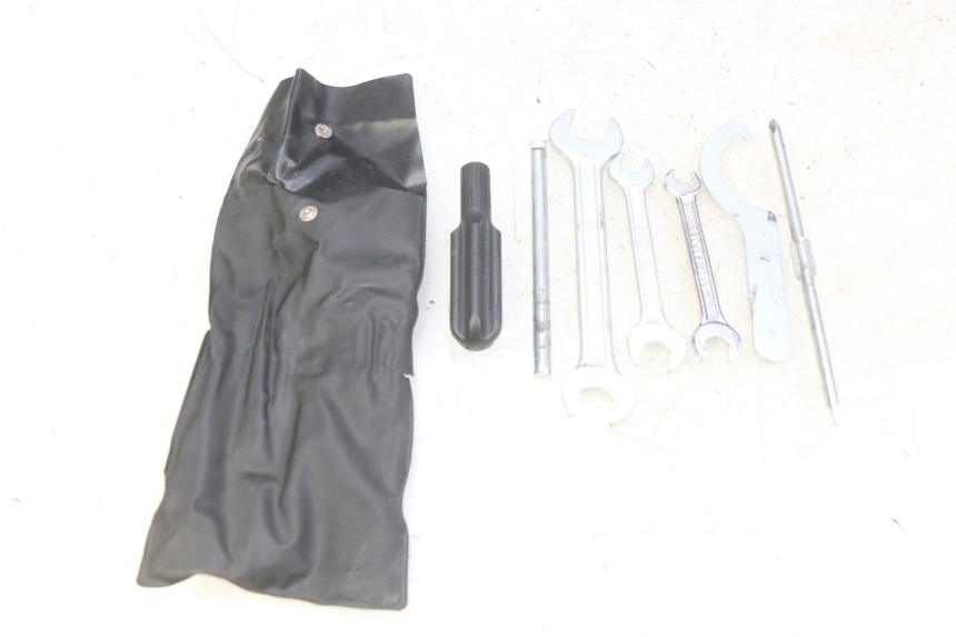 photo de TOOL KIT YAMAHA XMAX X-MAX 125 (2006 - 2009) - Main view