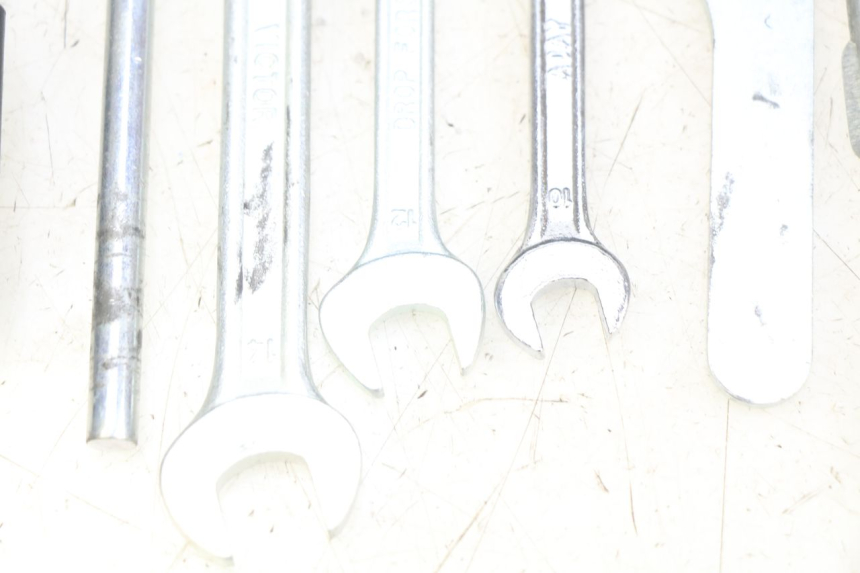 photo de TOOL KIT YAMAHA XMAX X-MAX 125 (2006 - 2009) - Technical close-up