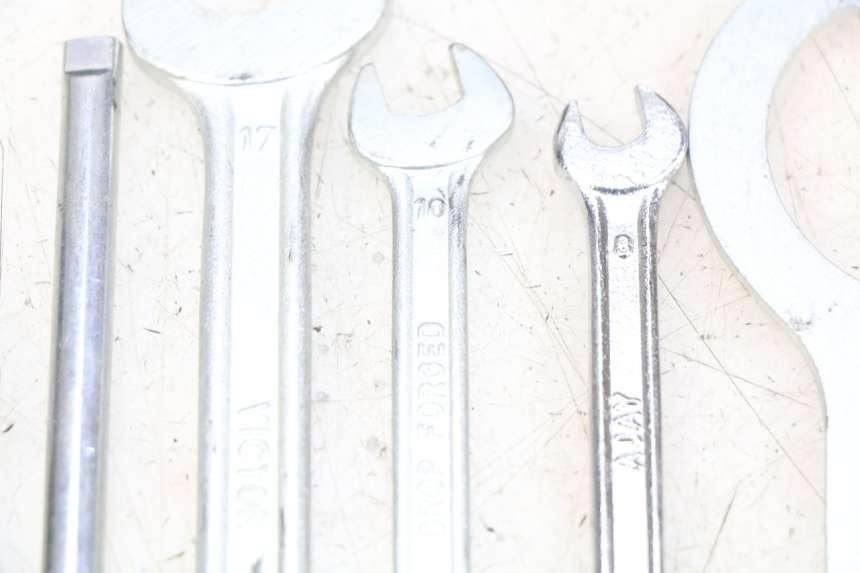 photo de TOOL KIT YAMAHA XMAX X-MAX 125 (2006 - 2009) - Product overview