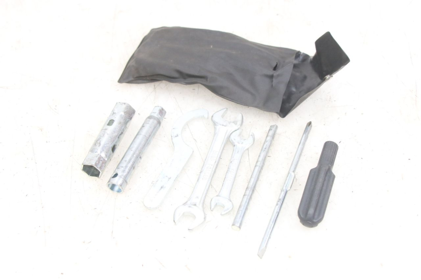 photo de TOOL KIT YAMAHA X-MAX XMAX 250 (2006 - 2009) - Main view