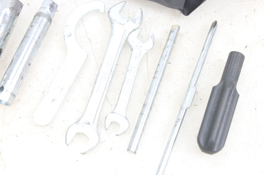 photo de TOOL KIT YAMAHA X-MAX XMAX 250 (2006 - 2009) - Product overview