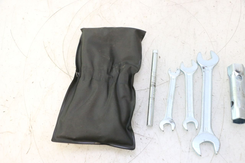 photo de TOOL KIT YAMAHA XMAX X-MAX 125 (2006 - 2009) - Technical close-up
