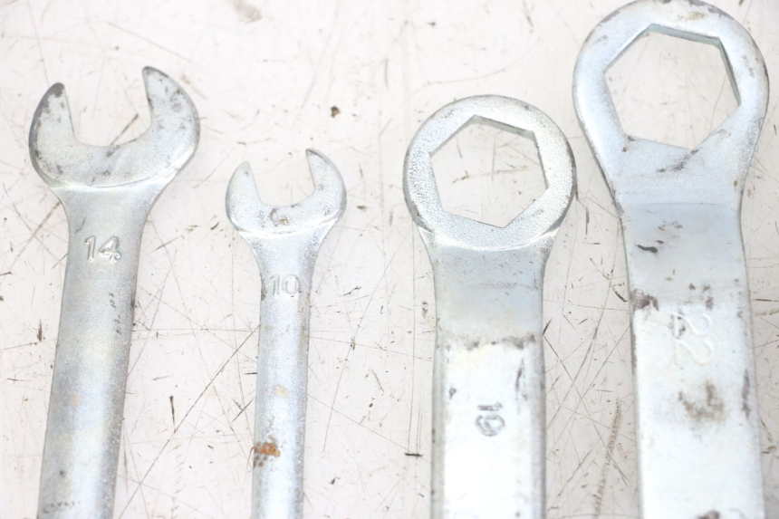 photo de TOOL KIT YAMAHA XJ6 ABS 600 (2008 - 2016) - Product overview