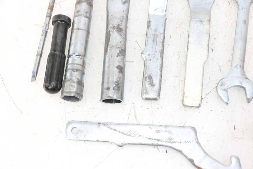 photo de TOOL KIT YAMAHA XJ6 ABS 600 (2008 - 2016) - Technical close-up