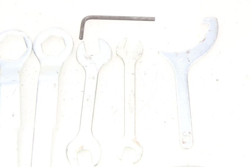 photo de TOOL KIT KAWASAKI Z 650 (2016 - 2019) - Surface and material condition