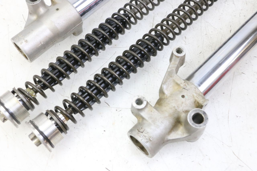 photo de FORKS TUBE HONDA CR 85 (2003 - 2007) - Alternative angle