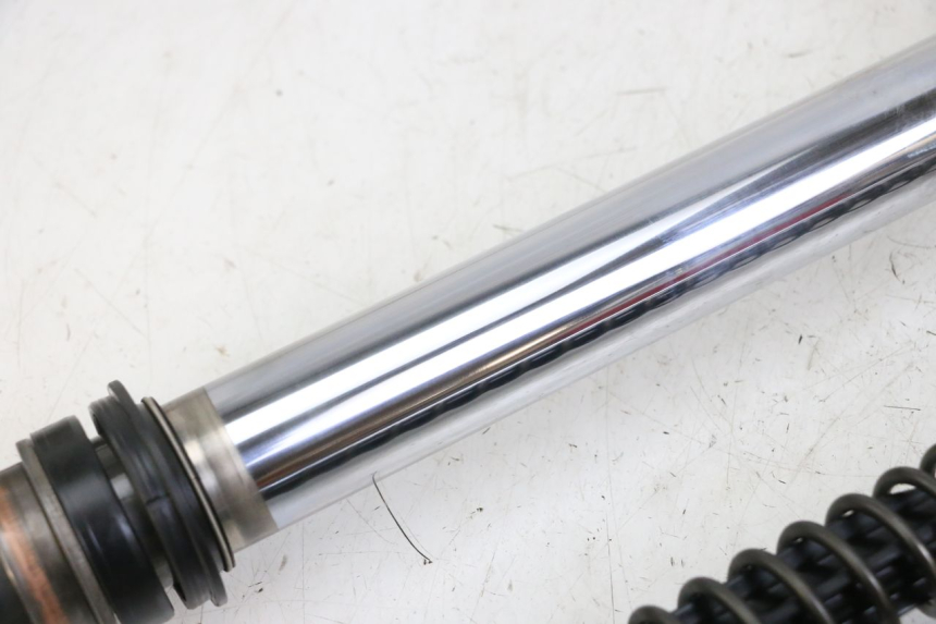 photo de FORKS TUBE HONDA CR 85 (2003 - 2007) - Fixing points details