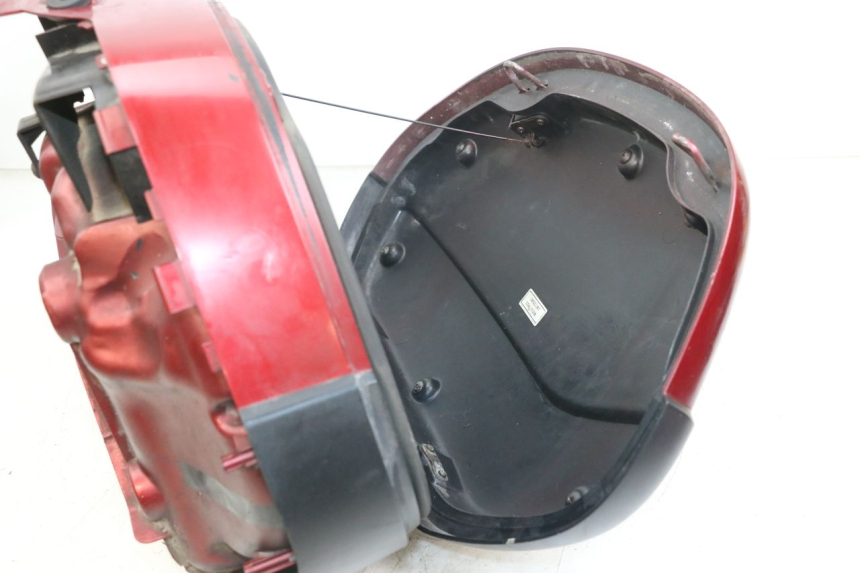 photo de RIGHT PANNIER HONDA NTV DEAUVILLE 650 (1998 - 2001) - Distinctive features