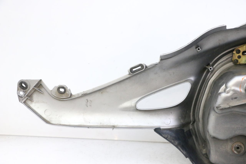 photo de RIGHT SUITCASE HONDA NTV DEAUVILLE 650 (2001 - 2006) - Surface and material condition