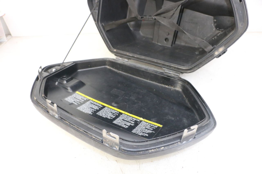 photo de SUITCASE YAMAHA FJR ABS 1300 (2006 - 2012) - Fixing points details