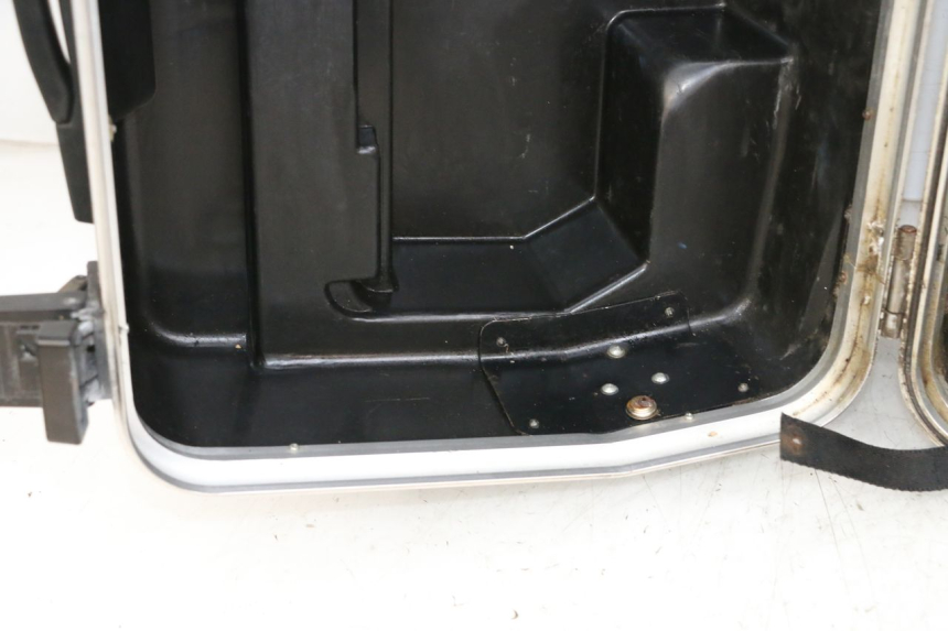 photo de LEFT SUITCASE KAWASAKI GTR 1000 (1994 - 2004) - Surface and material condition