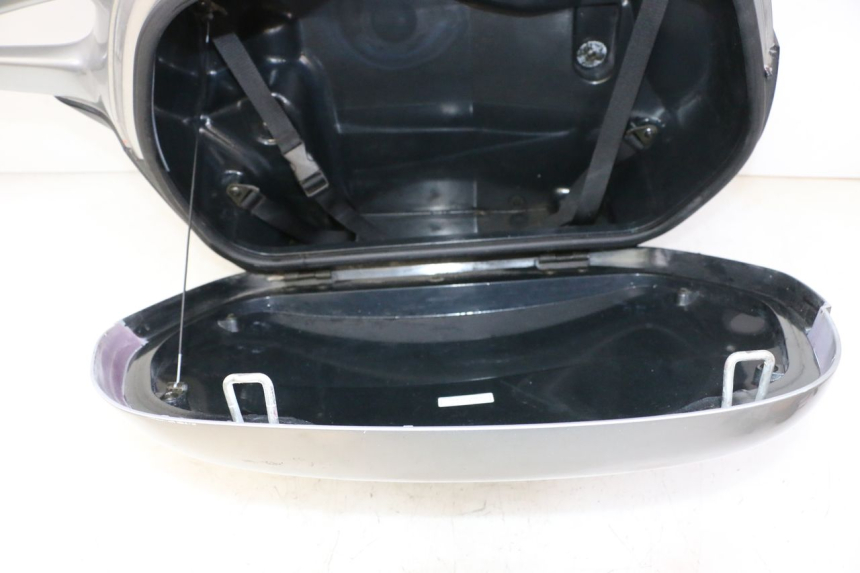 photo de LEFT SUITCASE HONDA NTV DEAUVILLE 650 (2001 - 2006) - Component detail