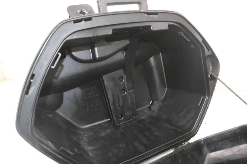 photo de LEFT SUITCASE YAMAHA FJR ABS 1300 (2006 - 2012) - Distinctive features