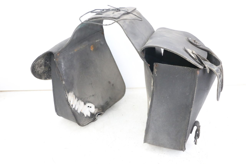 photo de SUITCASE SUZUKI GZ MARAUDER 125 (1998 - 2004) - High-resolution close-up