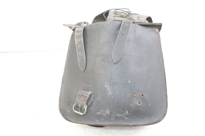 photo de SUITCASE SUZUKI GZ MARAUDER 125 (1998 - 2004) - Alternative angle