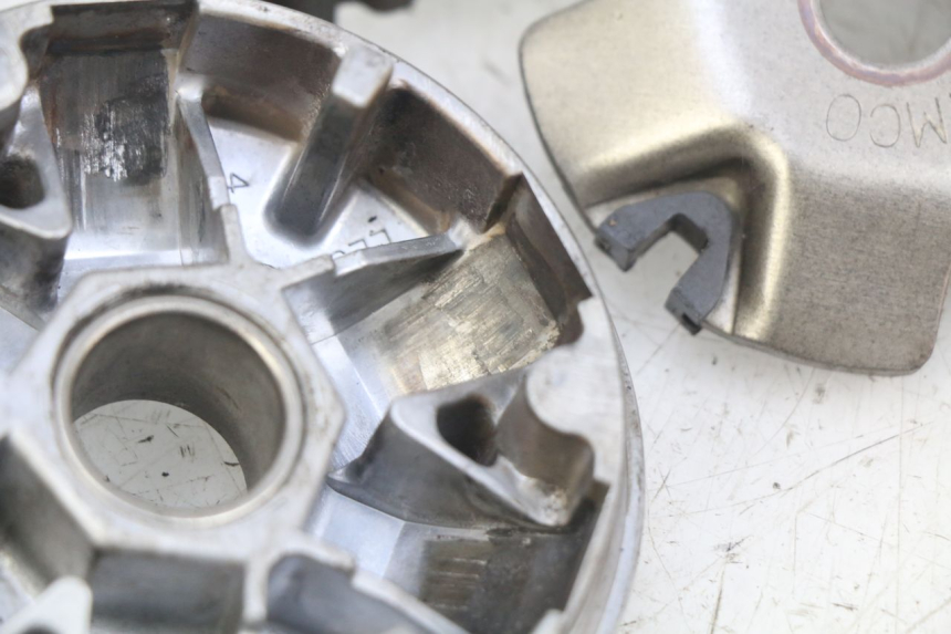 photo de VARIATOR KYMCO AGILITY 16+ 4T 50 (2018 - 2023) - Surface and material condition