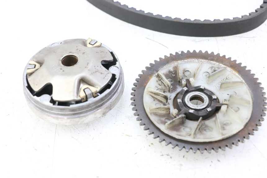 photo de VARIATOR KYMCO AGILITY 4T 50 (2018 - 2022) - Alternative perspective