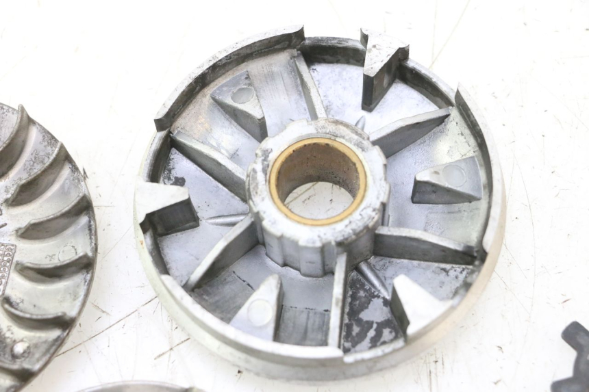 photo de VARIATOR MBK BOOSTER SPIRIT 50 (2004 - 2017) - Fixing points details