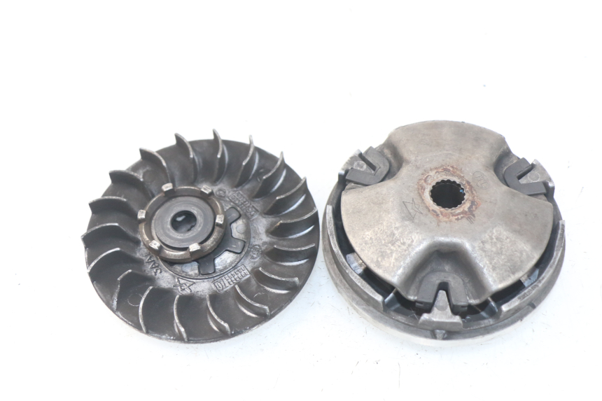 photo de VARIATOR MBK BOOSTER SPIRIT NAKED 50 (2004 - 2017) - Technical close-up