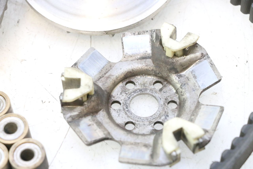 photo de VARIATOR BMW C1 125 (2000 - 2003) - Fixing points details
