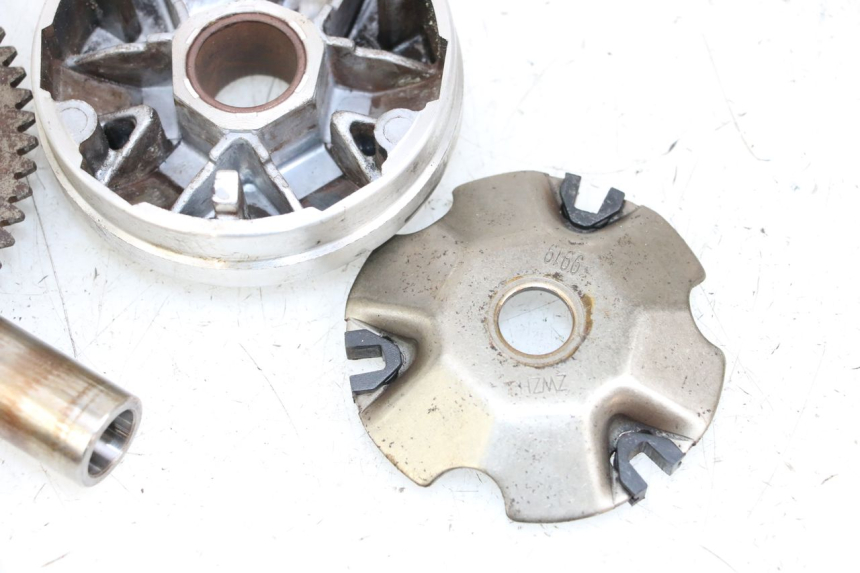 photo de VARIATOR LONGJIA DIGITA 4T 50 (2019 - 2022) - Fixing points details