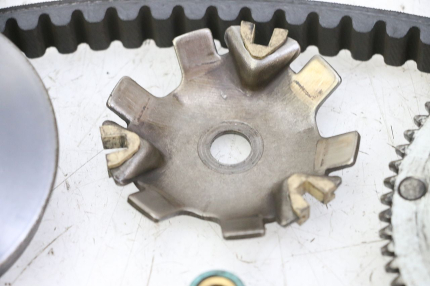 photo de VARIATOR PEUGEOT ELYSTAR 50 (2002 - 2014) - Technical close-up