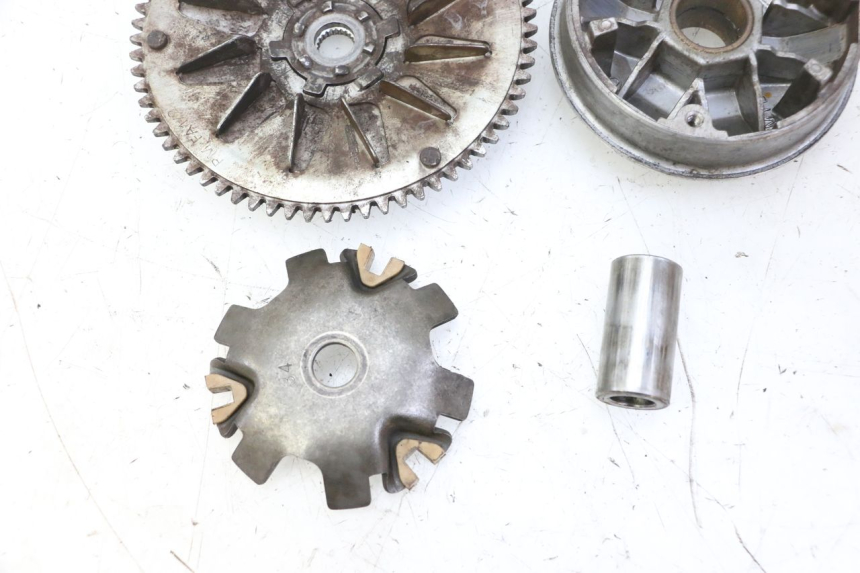 photo de VARIATOR PEUGEOT ELYSTAR 50 (2002 - 2014) - Fixing points details