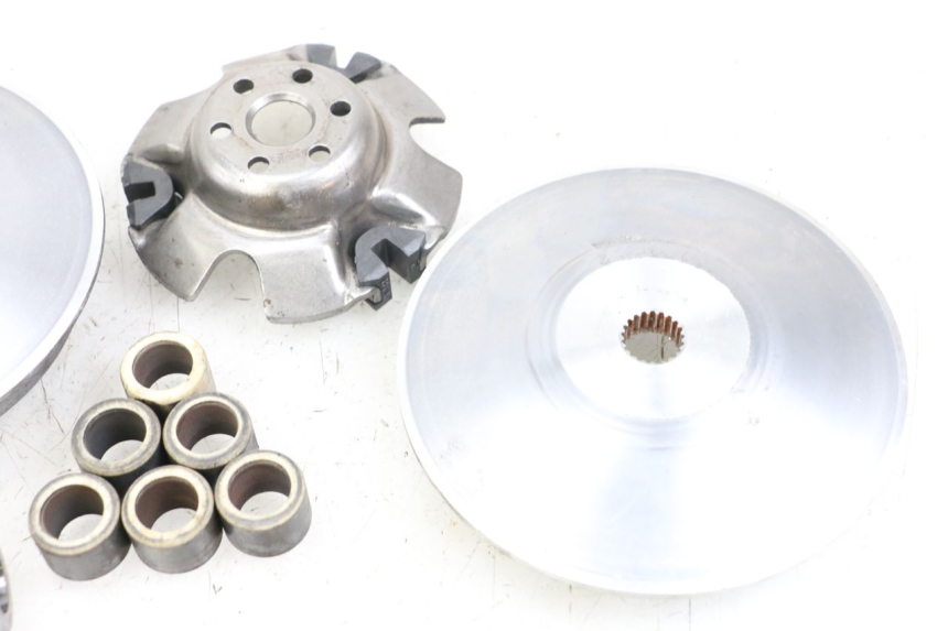 photo de VARIATOR HONDA FES PANTHEON 2T 125 (1998 - 2002) - Technical close-up