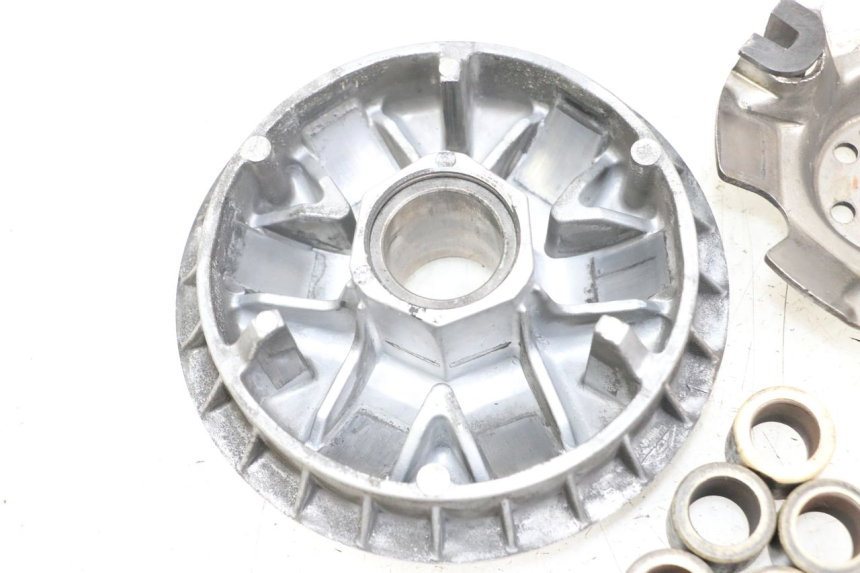 photo de VARIATOR HONDA FES PANTHEON 2T 125 (1998 - 2002) - Fixing points details