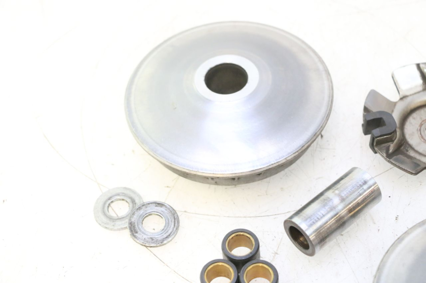 photo de VARIATOR HONDA FES PANTHEON 125 (2003 - 2007) - Alternative perspective
