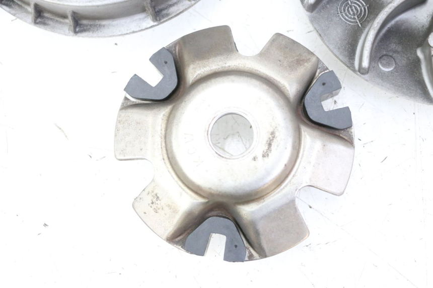 photo de VARIATOR HONDA FES S-WING SWING ABS 125 (2007 - 2015) - Fixing points details