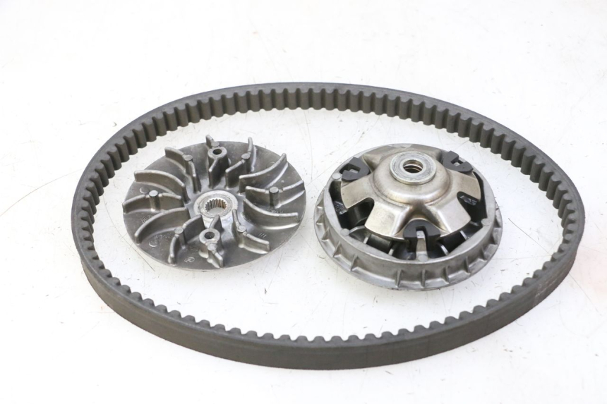 photo de VARIATOR HONDA FES S-WING SWING ABS 125 (2007 - 2015) - Component detail