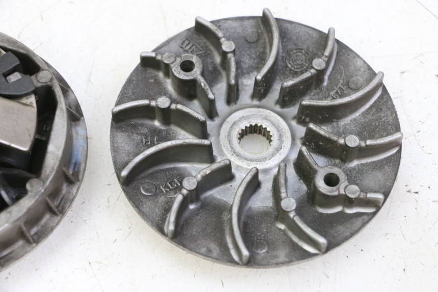 photo de VARIATOR HONDA FES S-WING SWING ABS 125 (2007 - 2015) - Component detail