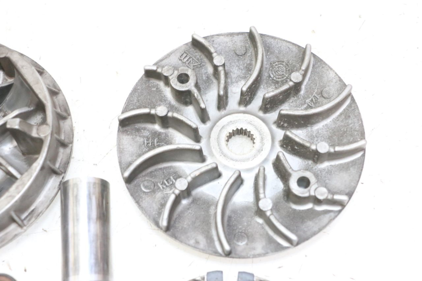 photo de VARIATOR HONDA FES S-WING SWING ABS 125 (2007 - 2015) - Distinctive features