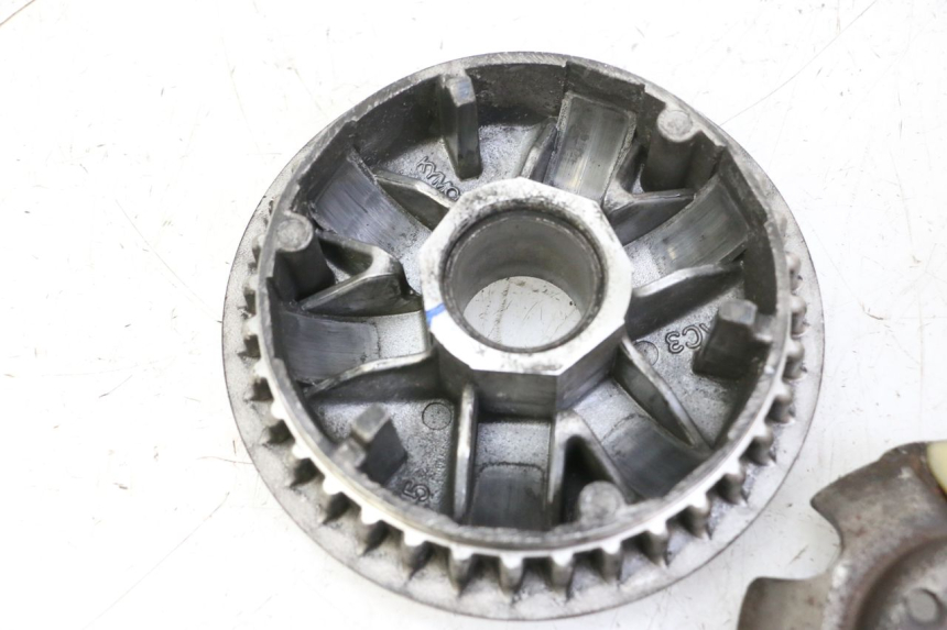 photo de VARIATOR KYMCO GRAND DINK 125 (2002 - 2007) - Fixing points details