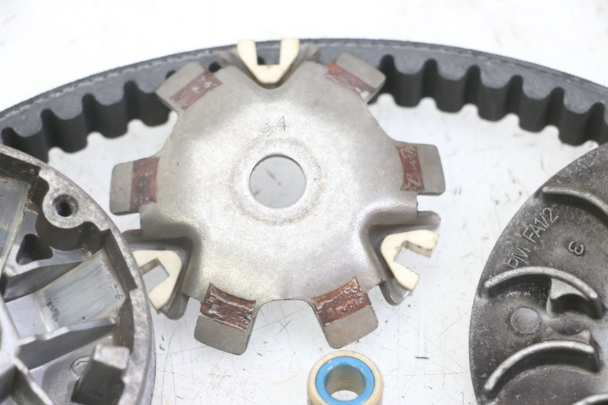 photo de VARIATOR PEUGEOT JET FORCE CARBU 50 (2003 - 2016) - Additional view of the item