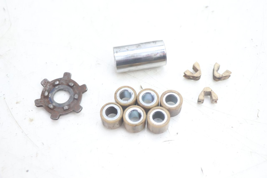 photo de VARIATOR PEUGEOT KISBEE 2T 50 (2010 - 2017) - Fixing points details