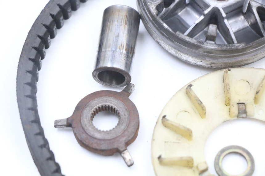 photo de VARIATOR PEUGEOT KISBEE 4T 50 (2018 - 2022) - Fixing points details