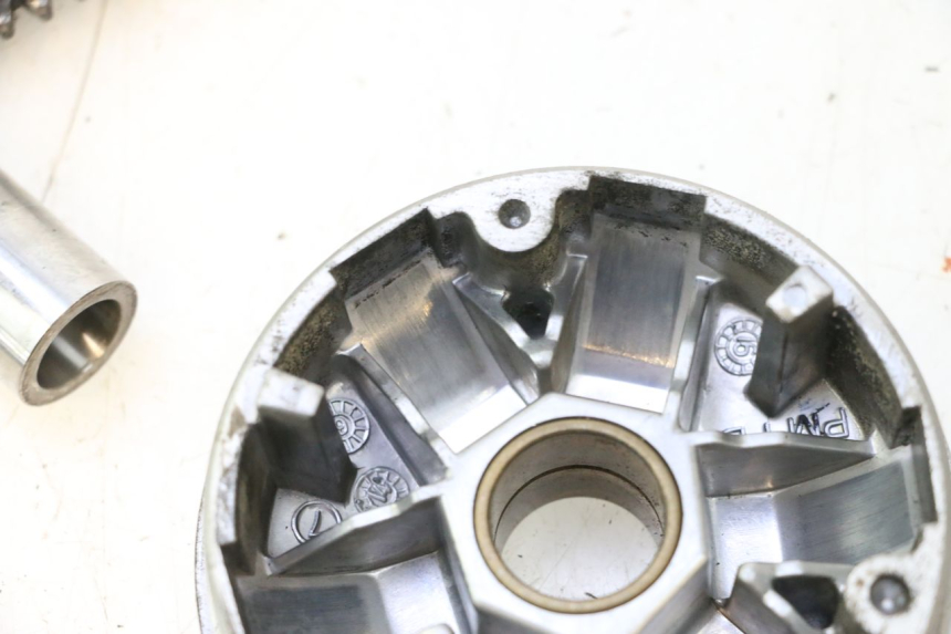 photo de VARIATOR PEUGEOT KISBEE 4T 50 (2010 - 2017) - Alternative perspective