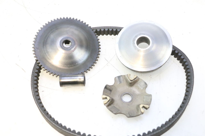 photo de VARIATOR PEUGEOT KISBEE 4T 50 (2023 - 2026) - Technical close-up
