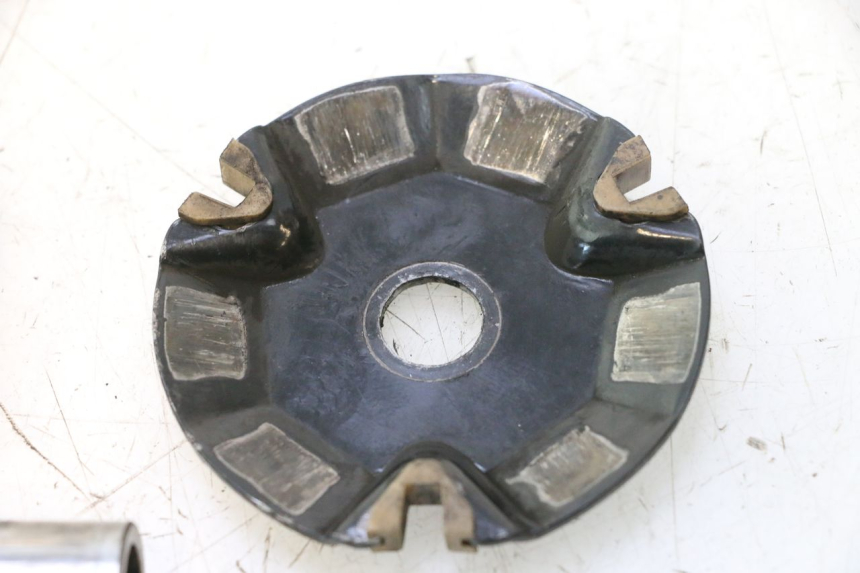 photo de VARIATOR PEUGEOT KISBEE 4T 50 (2018 - 2022) - Fixing points details