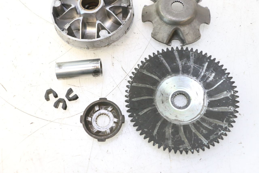 photo de VARIATOR PIAGGIO LIBERTY IGET 4T 50 (2021 - 2025) - Fixing points details