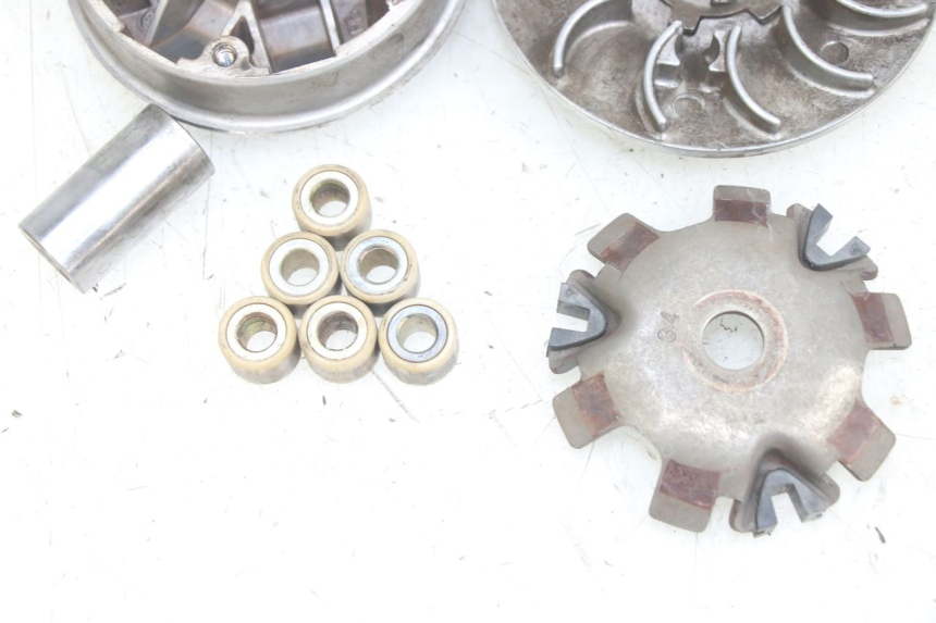 photo de VARIATOR PEUGEOT LUDIX 50 (2005 - 2007) - Fixing points details