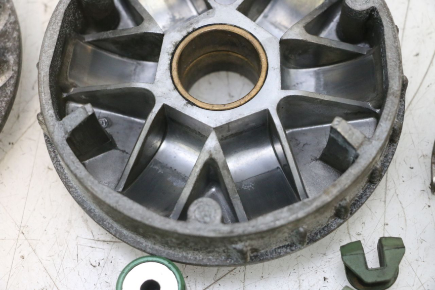 photo de VARIATOR PIAGGIO MP3 RL 250 (2006 - 2010) - Distinctive features