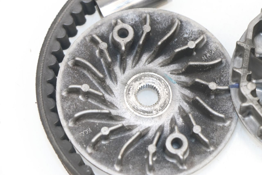 photo de VARIATOR HONDA PCX (JF28) 125 (2009 - 2011) - Fixing points details