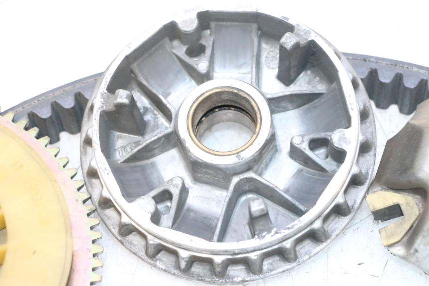 photo de VARIATOR PEUGEOT SATELIS COMPRESSOR K15 125 (2006 - 2009) - Additional view of the item