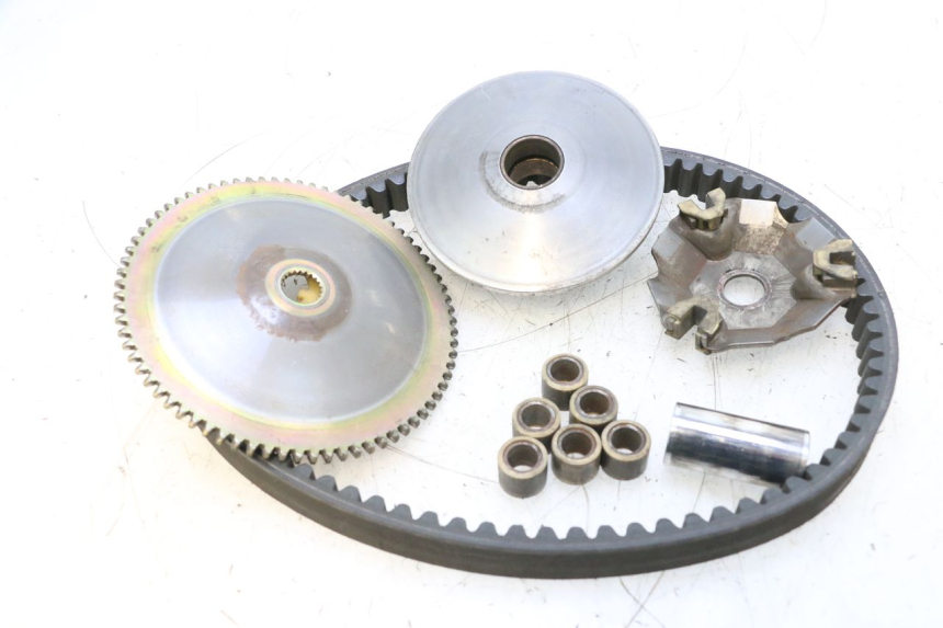 photo de VARIATOR PEUGEOT SATELIS COMPRESSOR K15 125 (2006 - 2009) - Fixing points details