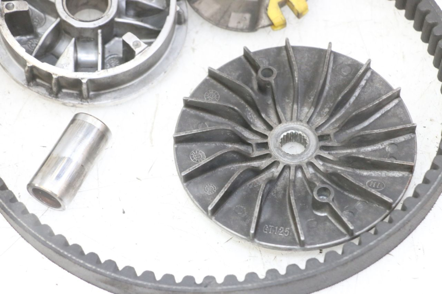 photo de VARIATOR PEUGEOT SATELIS 125 (2013 - 2018) - Surface and material condition